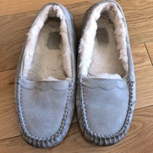 UGG Ansley Slippers size 8